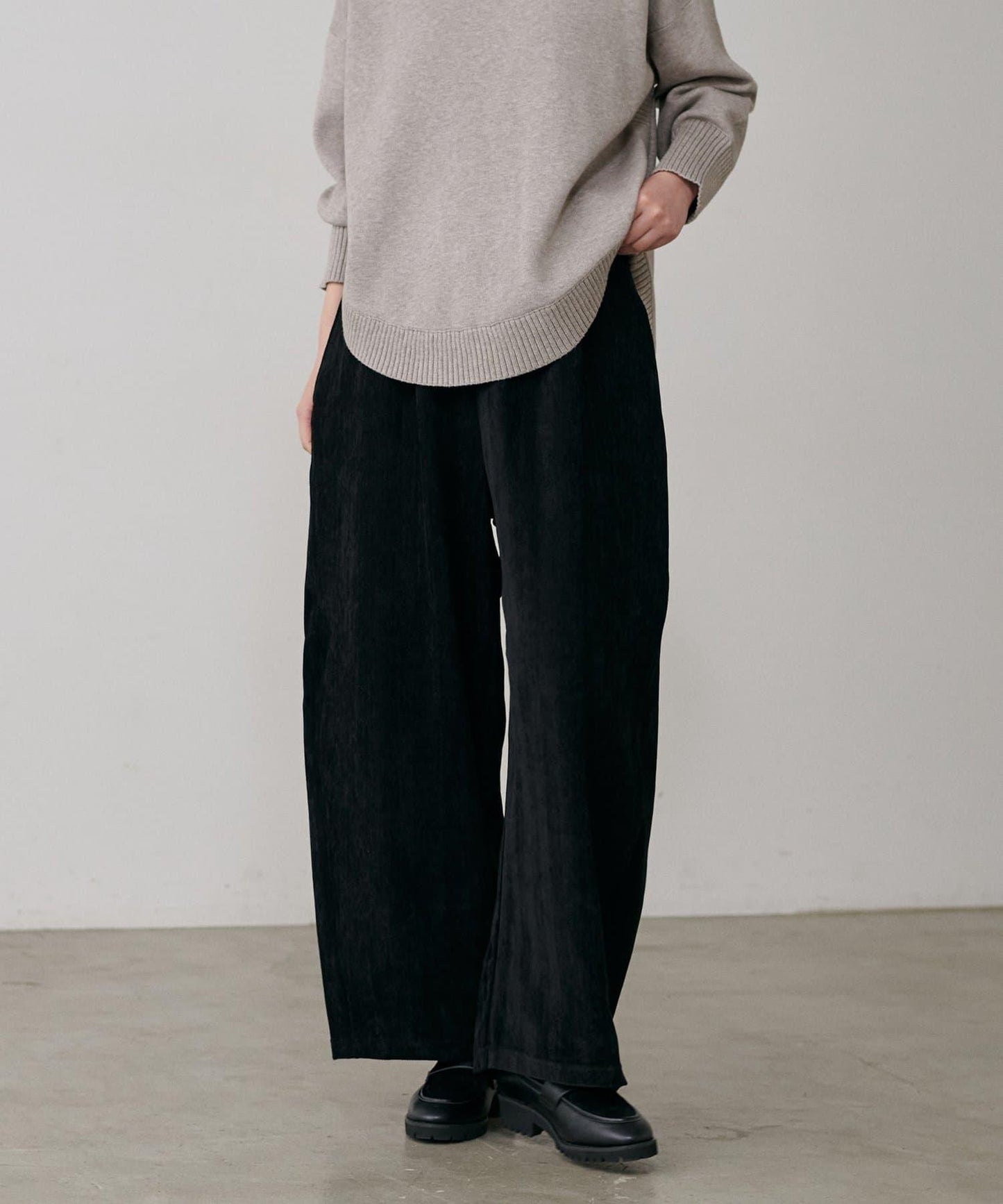 仿天鵝絨人字紋彎曲褲