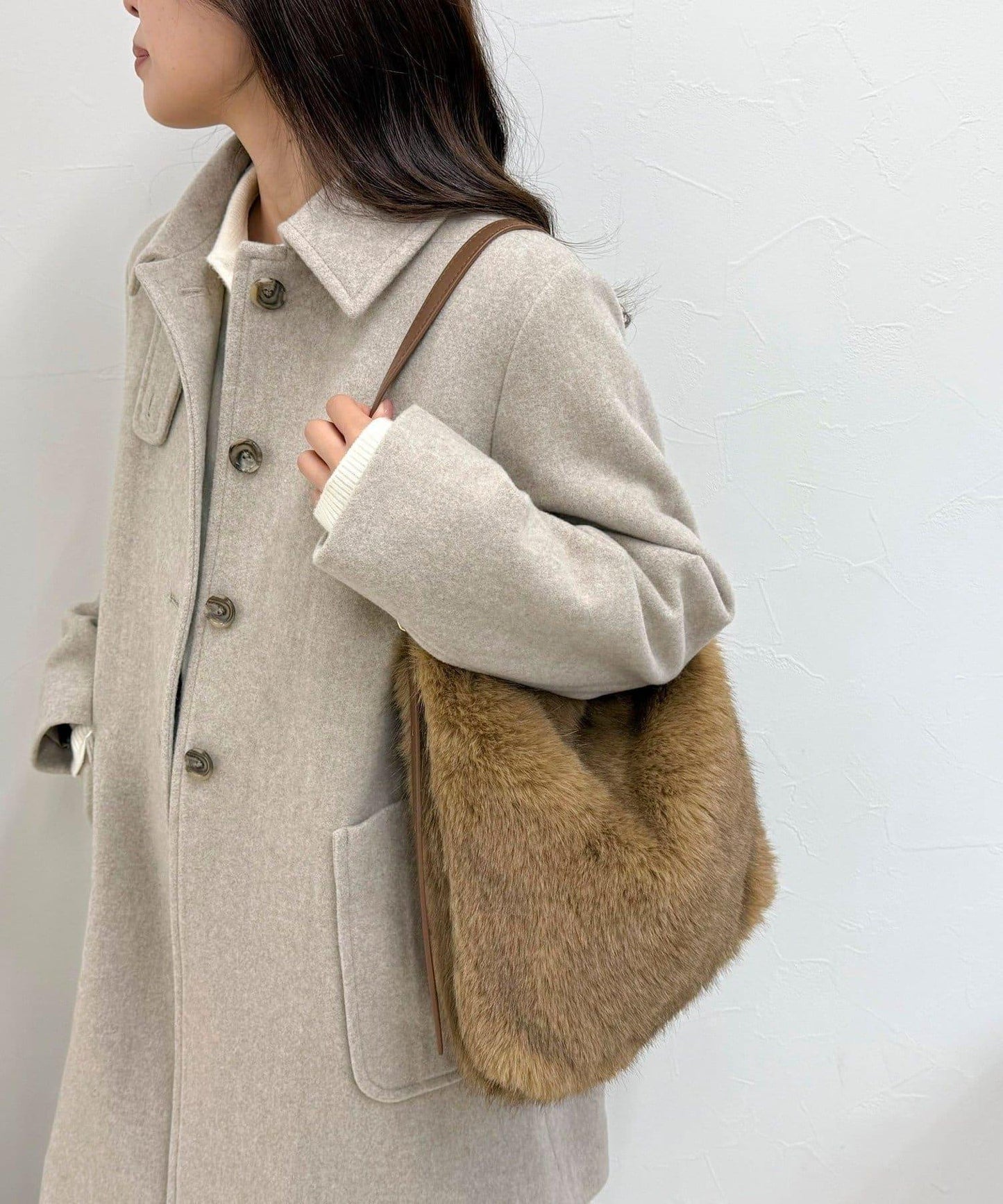 帶扣單手柄毛絨托特包