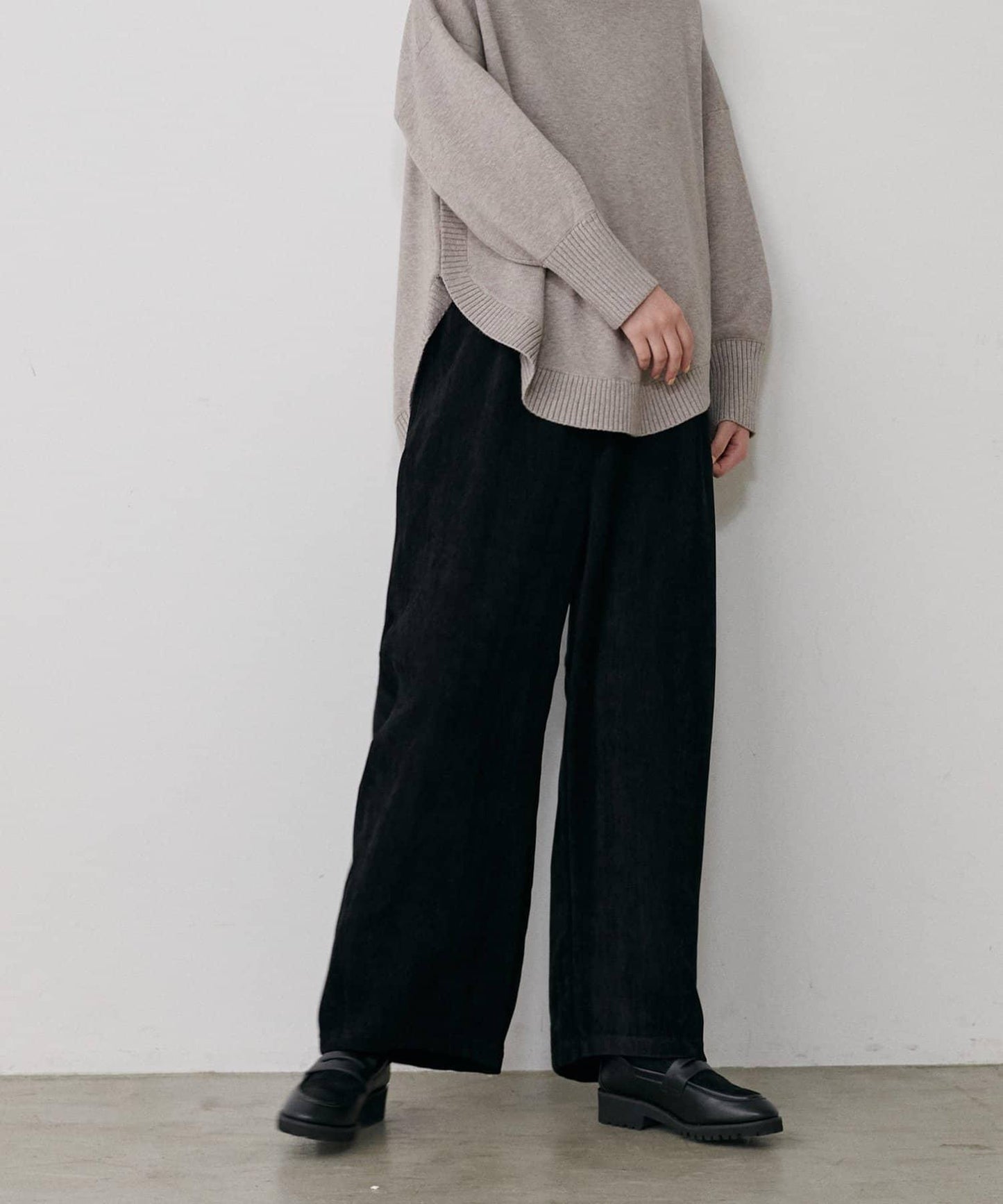 仿天鵝絨人字紋彎曲褲