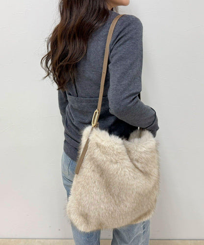 帶扣單手柄毛絨托特包