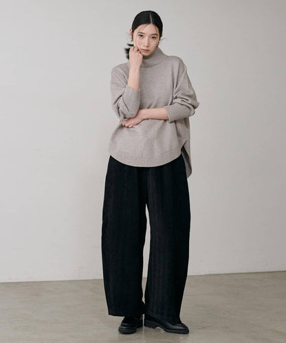 仿天鵝絨人字紋彎曲褲