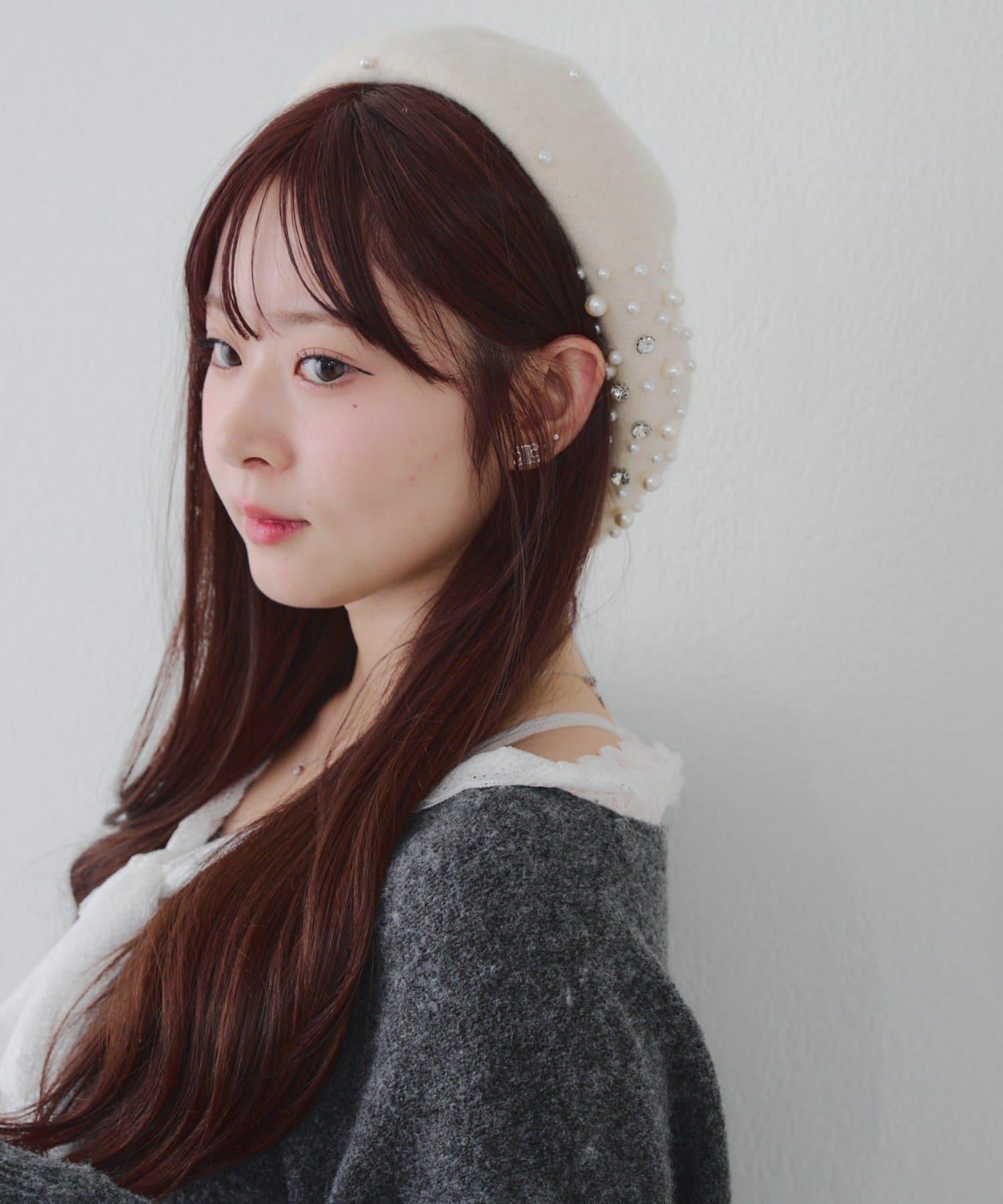 珍珠與水鑽裝飾貝雷帽