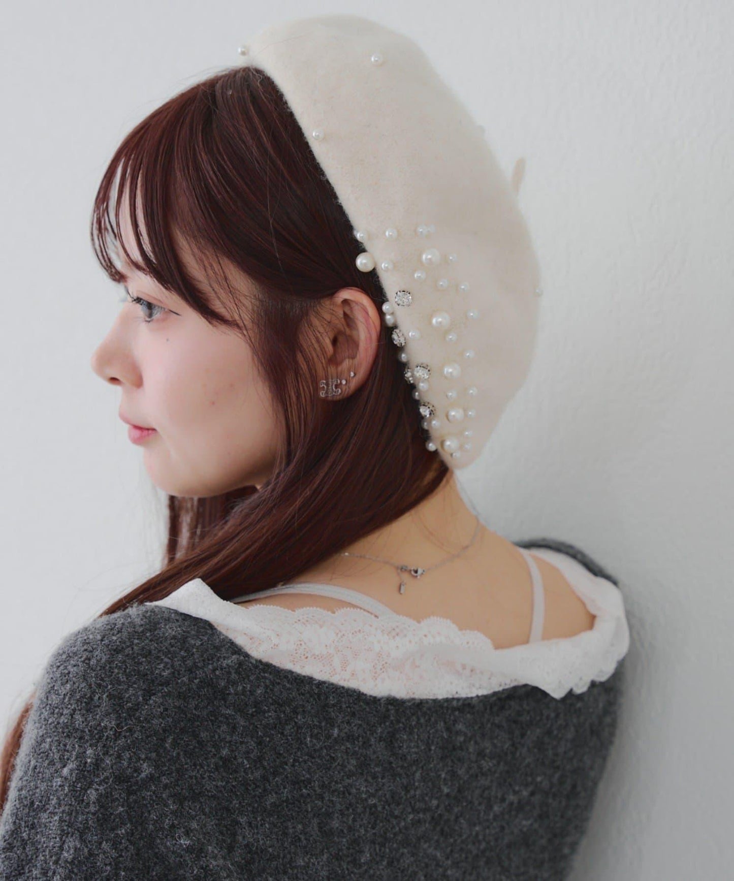 珍珠與水鑽裝飾貝雷帽