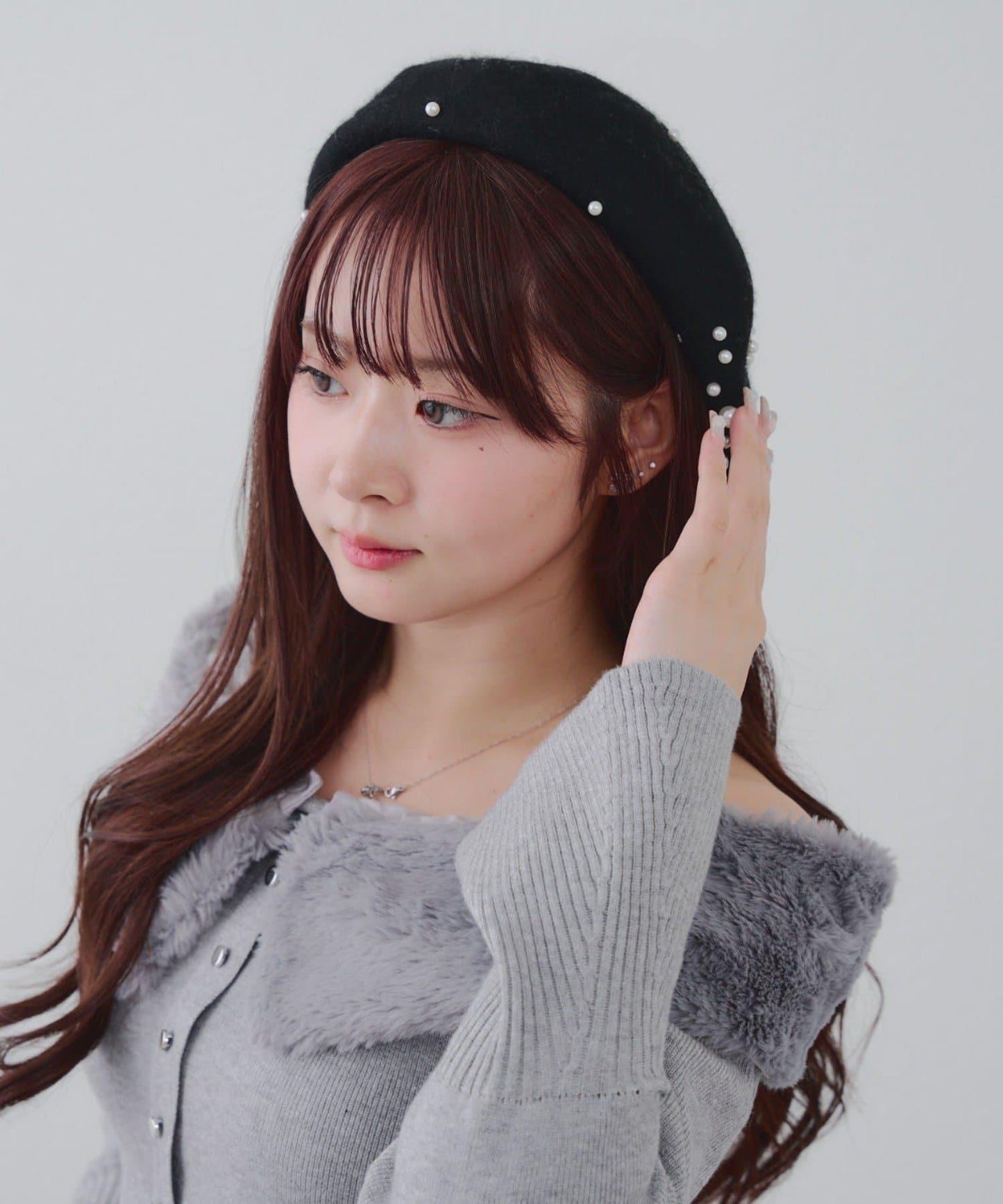 珍珠與水鑽裝飾貝雷帽