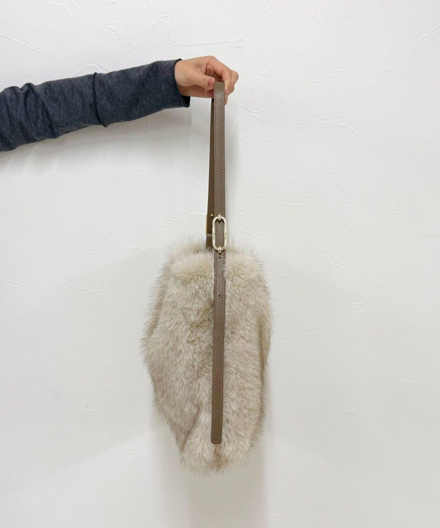 帶扣單手柄毛絨托特包