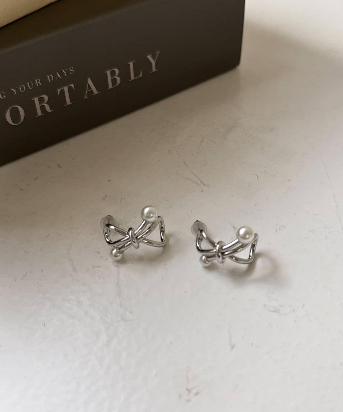 珍珠蝴蝶結風格耳環