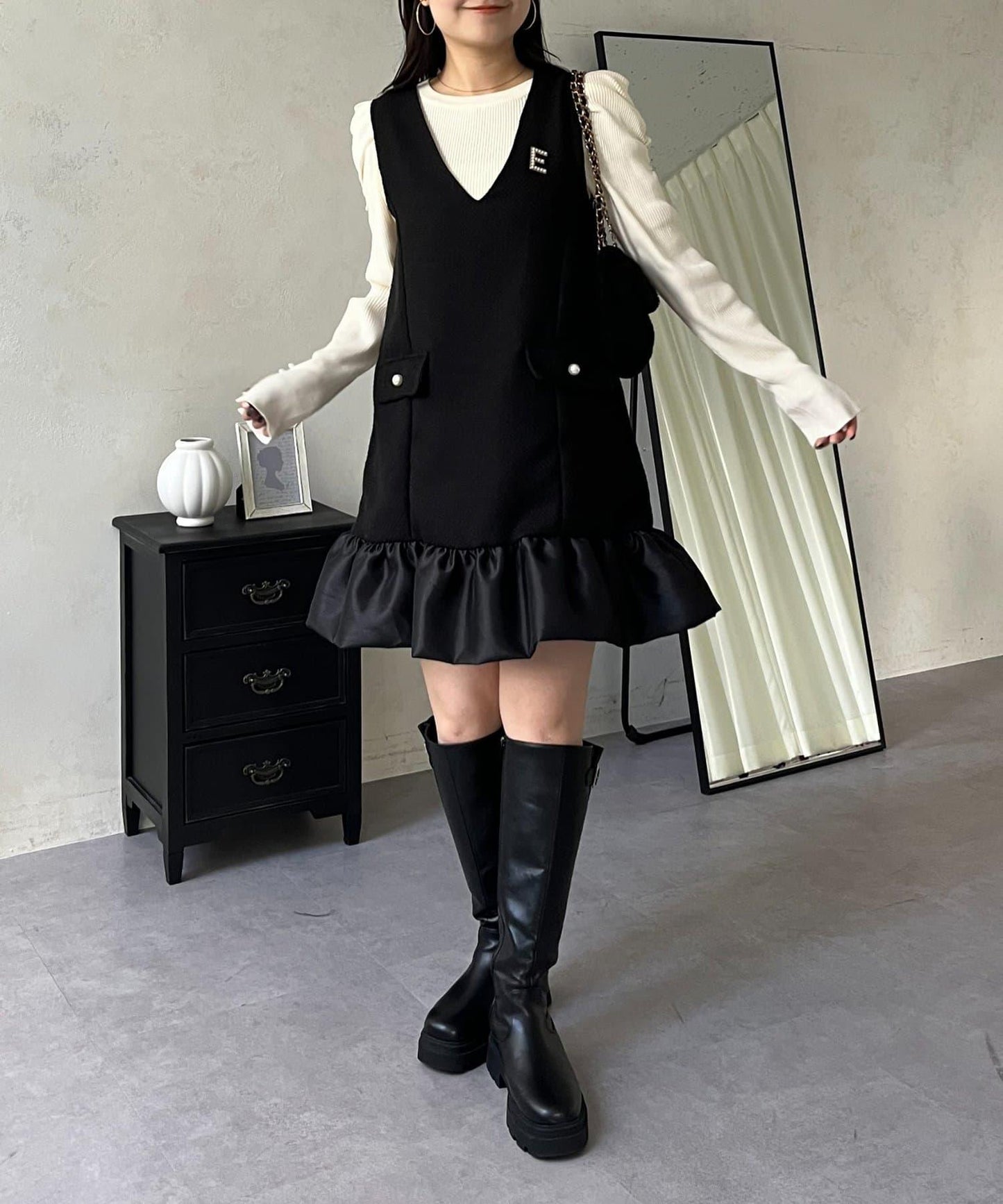 下襬氣球袖呢料連衣裙