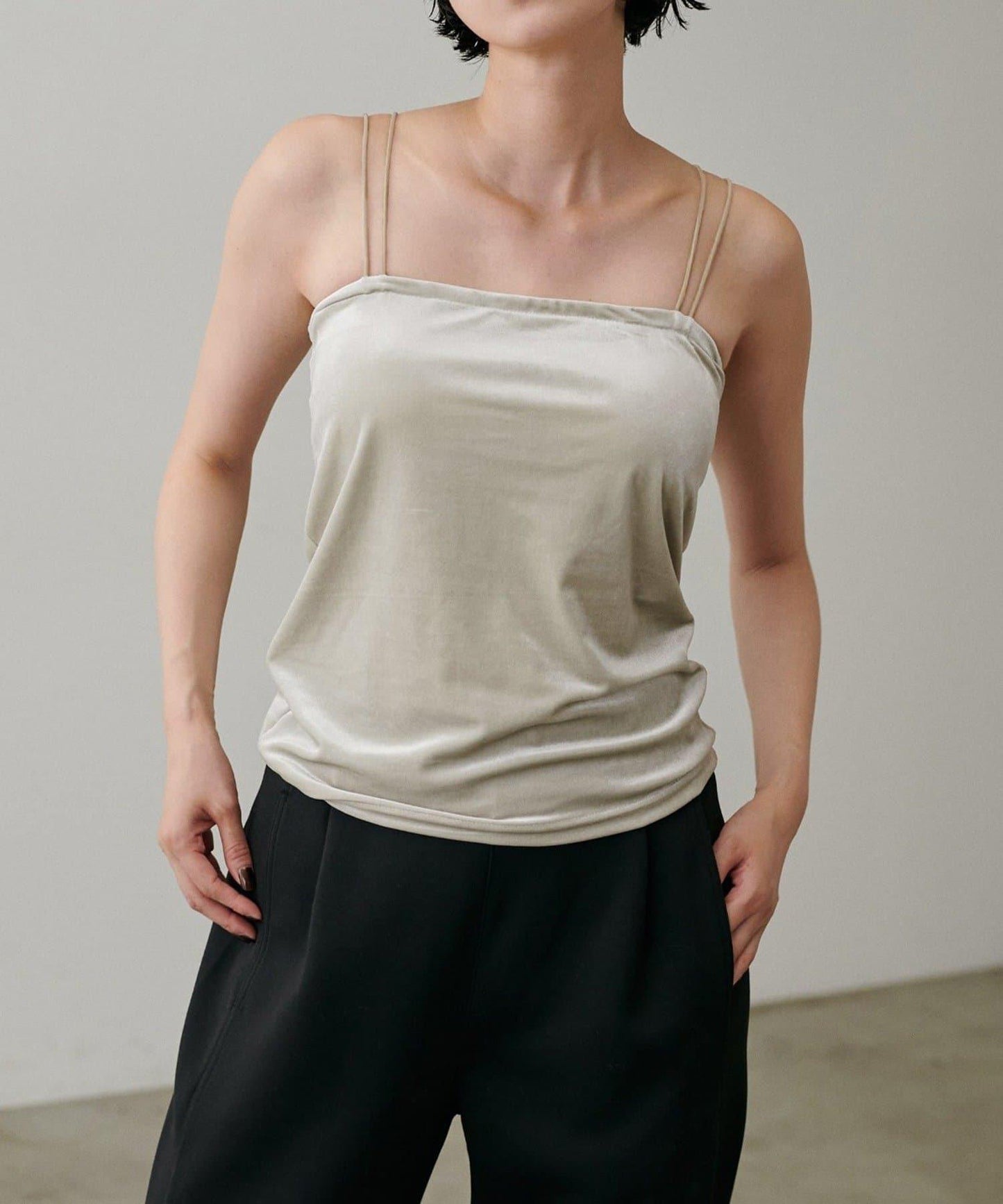 【LARUTA】帶胸墊天鵝絨吊帶背心