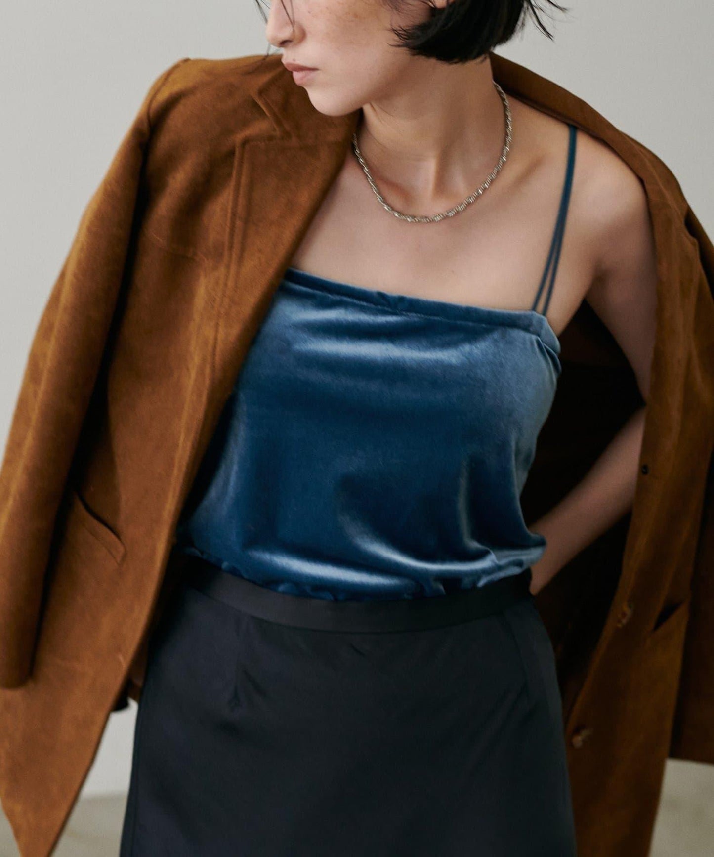 【LARUTA】帶胸墊天鵝絨吊帶背心