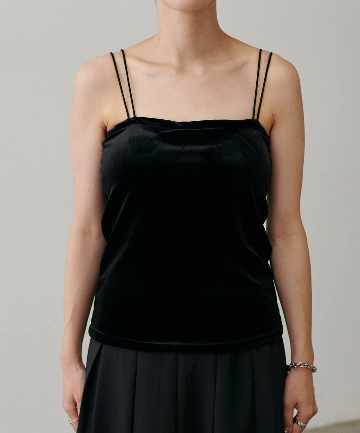 【LARUTA】帶胸墊天鵝絨吊帶背心