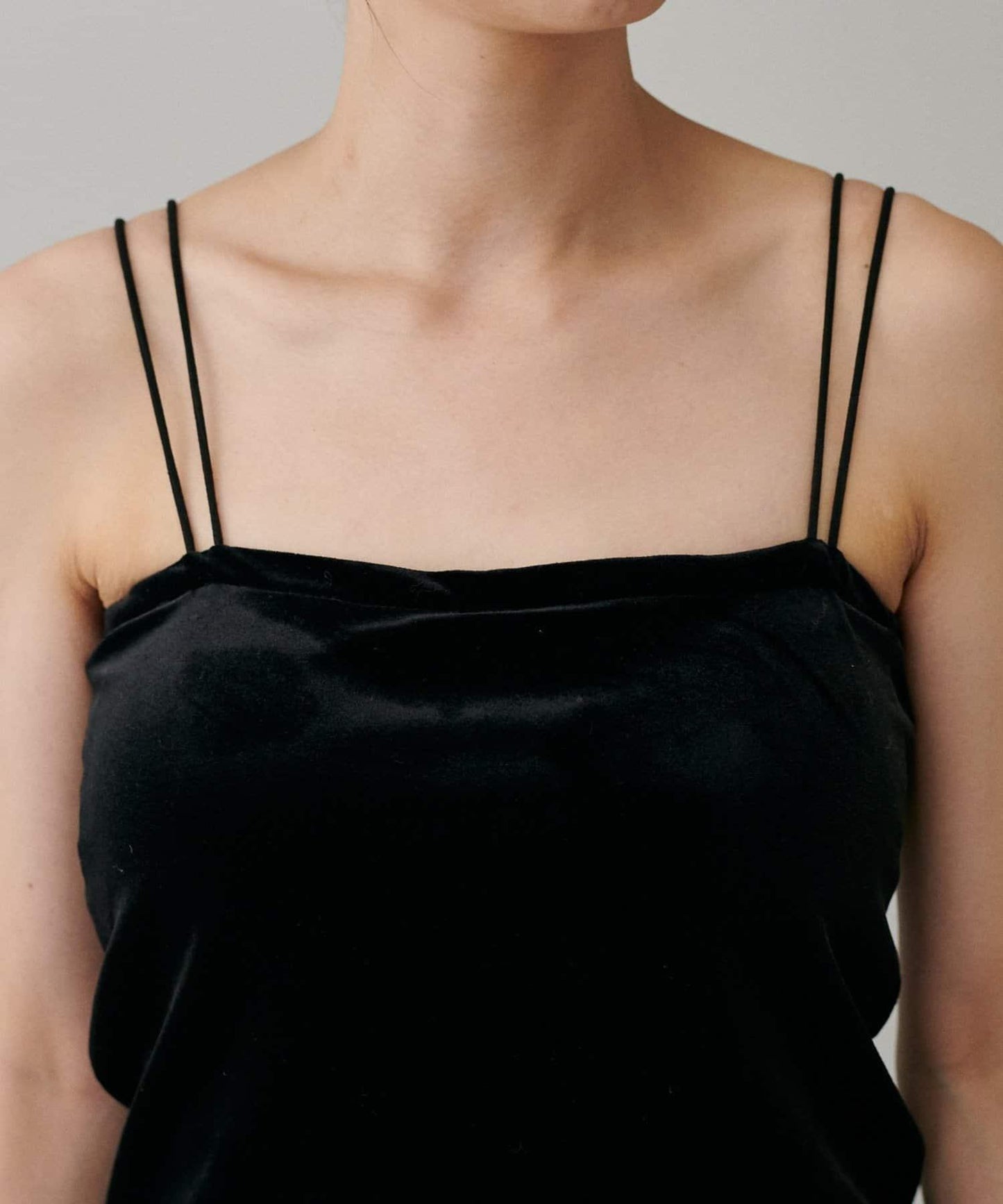 【LARUTA】帶胸墊天鵝絨吊帶背心