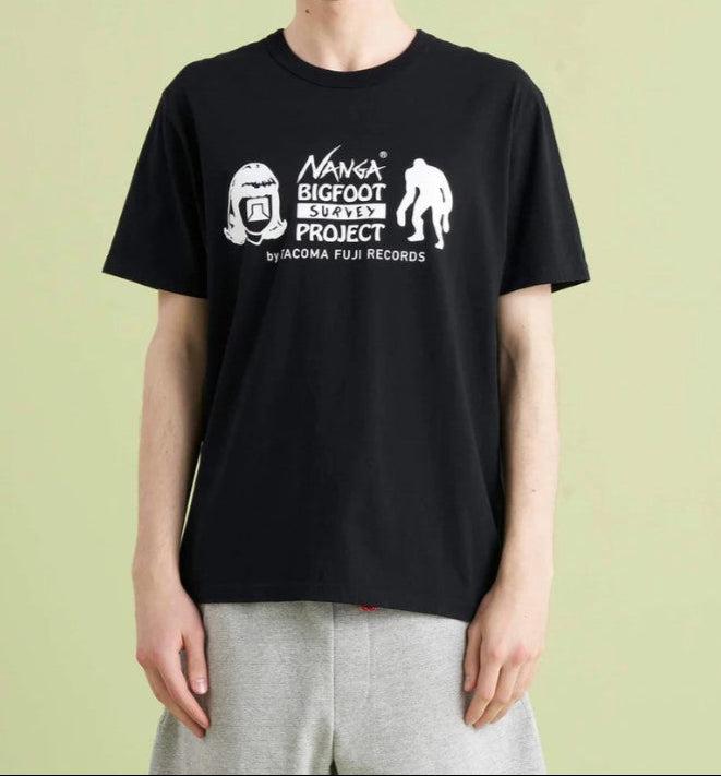 NANGA / NANGA x TACOMA FUJI RECORDS BIGFOOT SURVEY PROJECT LOGO印花短袖T恤