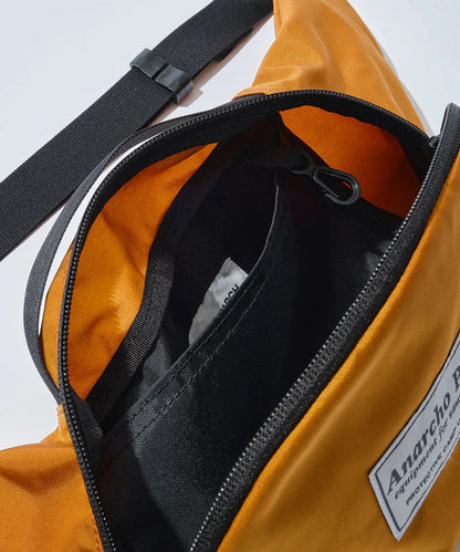 Mountain Research Pod 休閒包