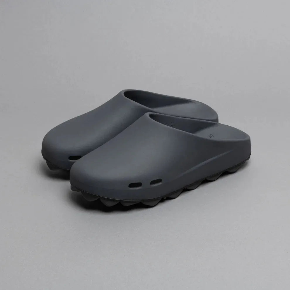 PPACO / LUX-1 (《AIR》 STUDDED SOLE®) 休閒鞋
