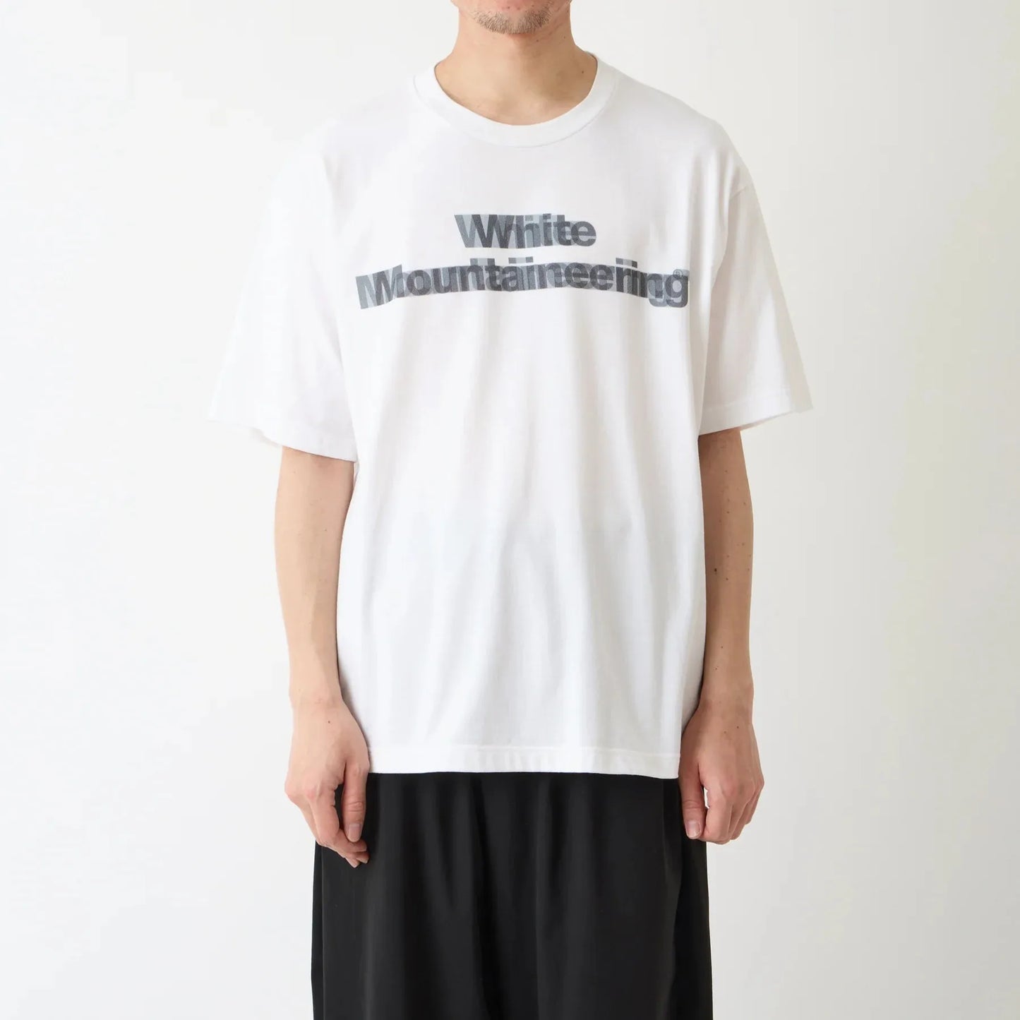White Mountaineering MOVING LOGO印花短袖T恤