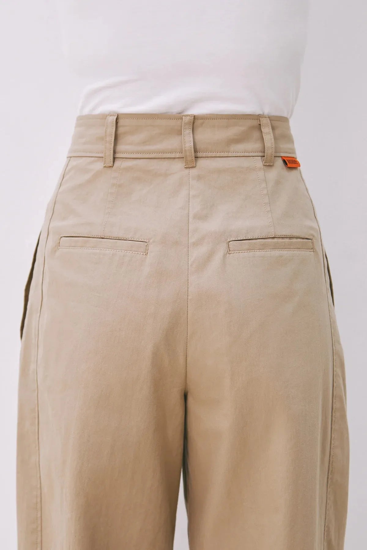 UNIVERSAL OVERALL C/N TUCK TAPERED 錐形褶襉褲子