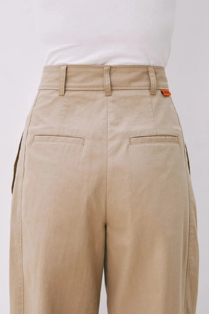 UNIVERSAL OVERALL C/N TUCK TAPERED 錐形褶襉褲子