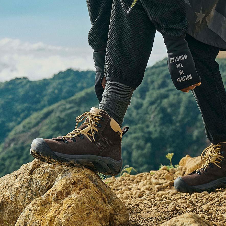 KEEN WOMENS PYRENEES KEEN x MOUNTAIN RESEARCH 鞋款