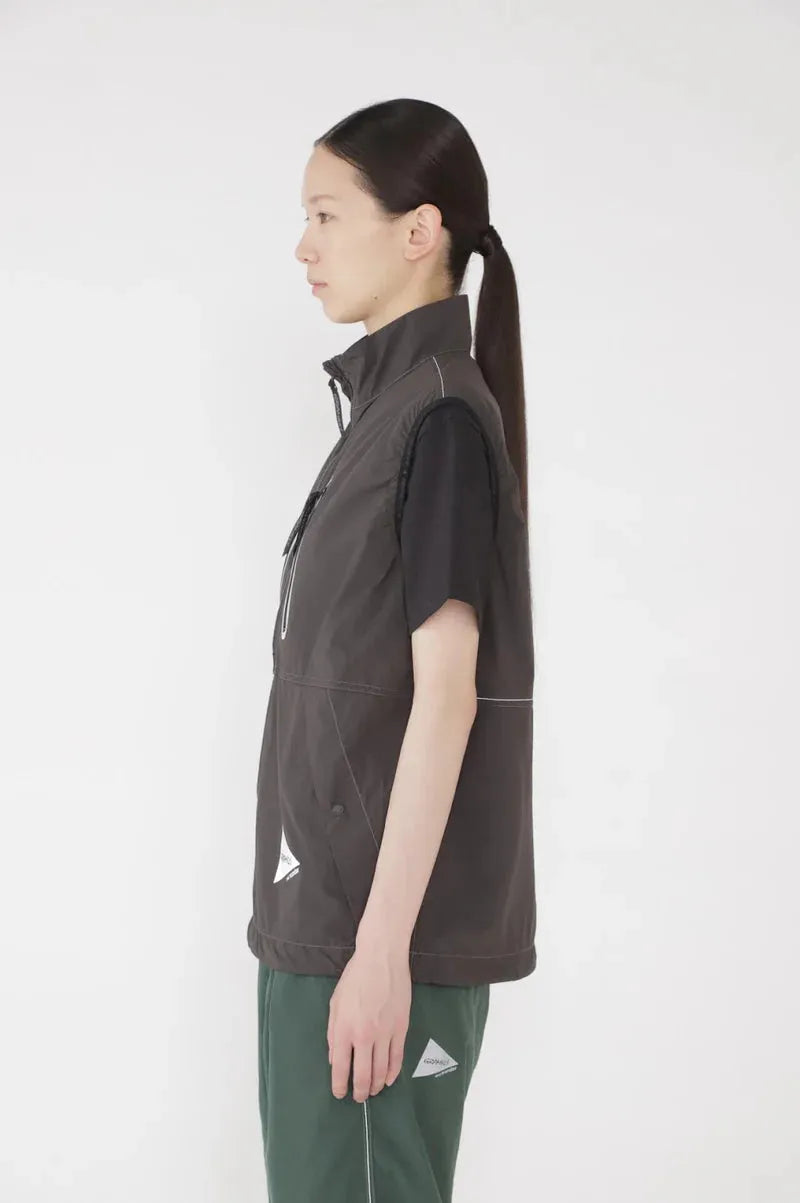 and wander / GRAMICCI × and wander 拉絨尼龍馬甲