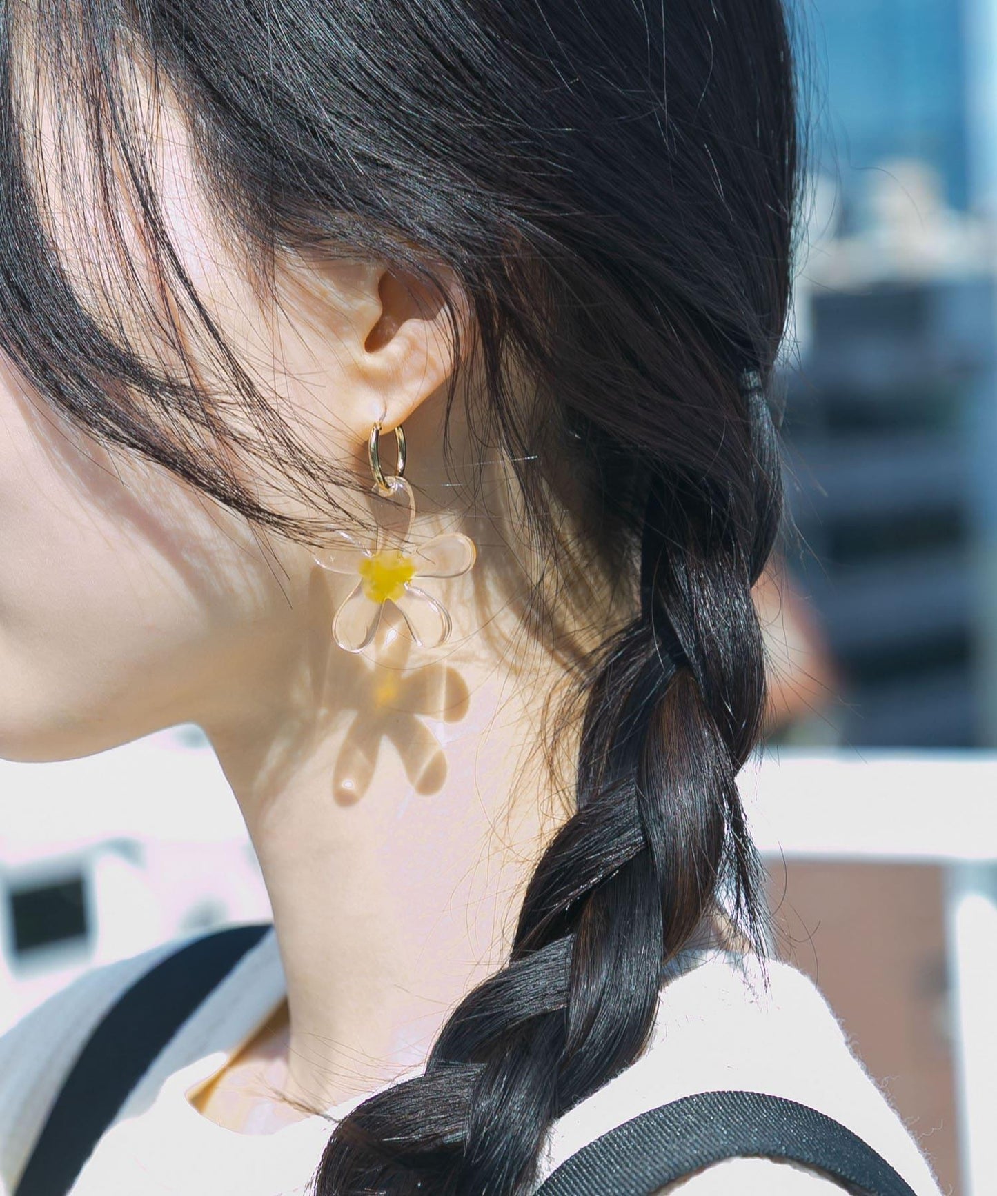 透明花朵金屬圓環耳環