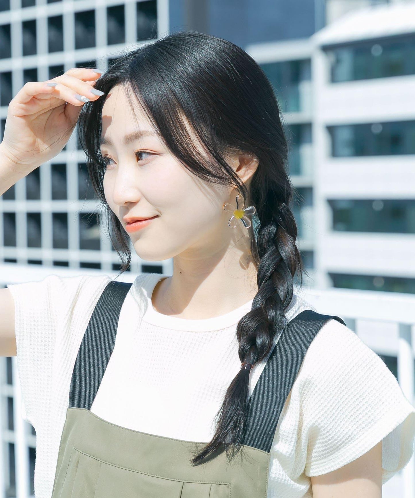 透明花朵金屬圓環耳環