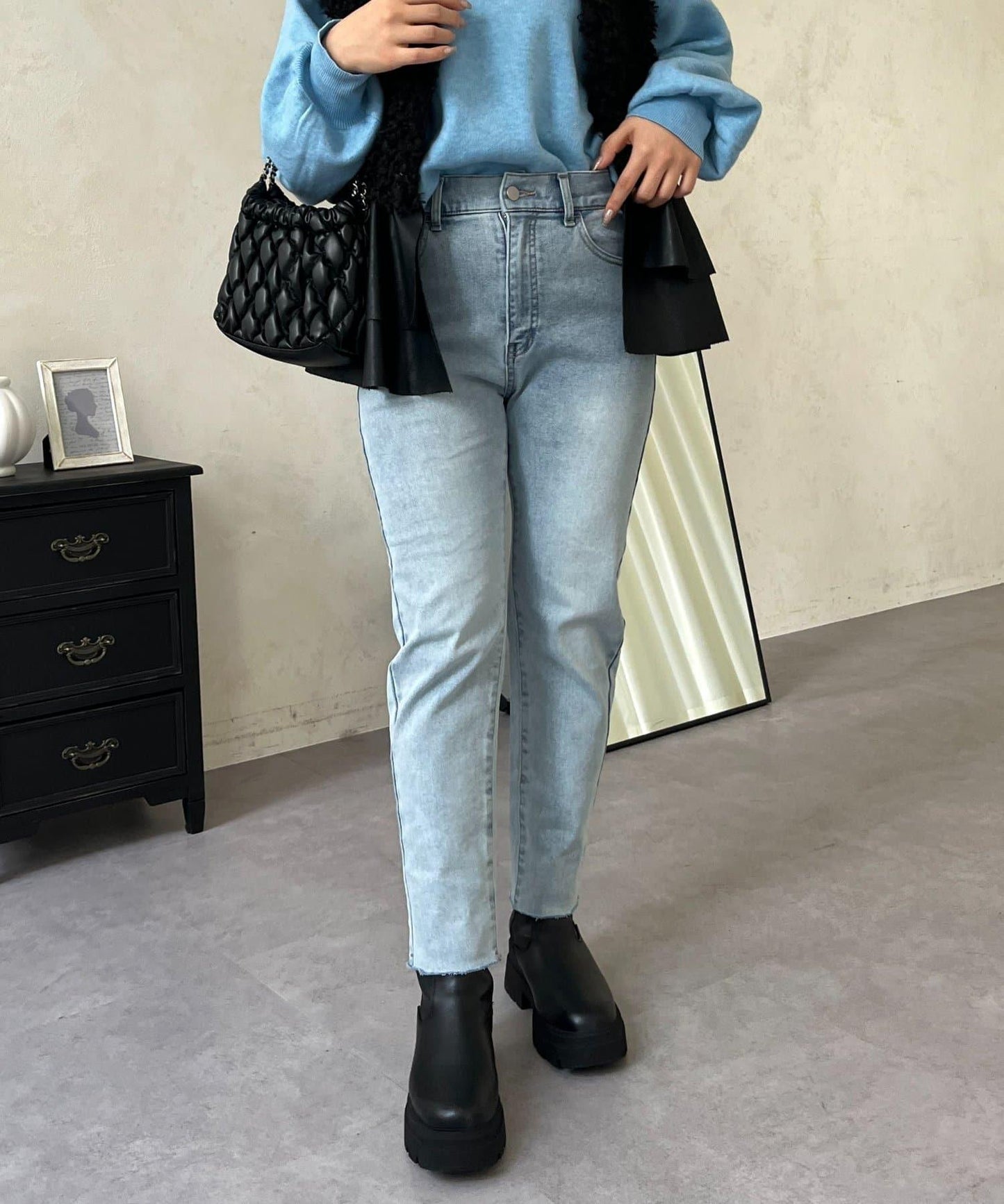 【MOMO】內層微絨彈力錐形牛仔褲