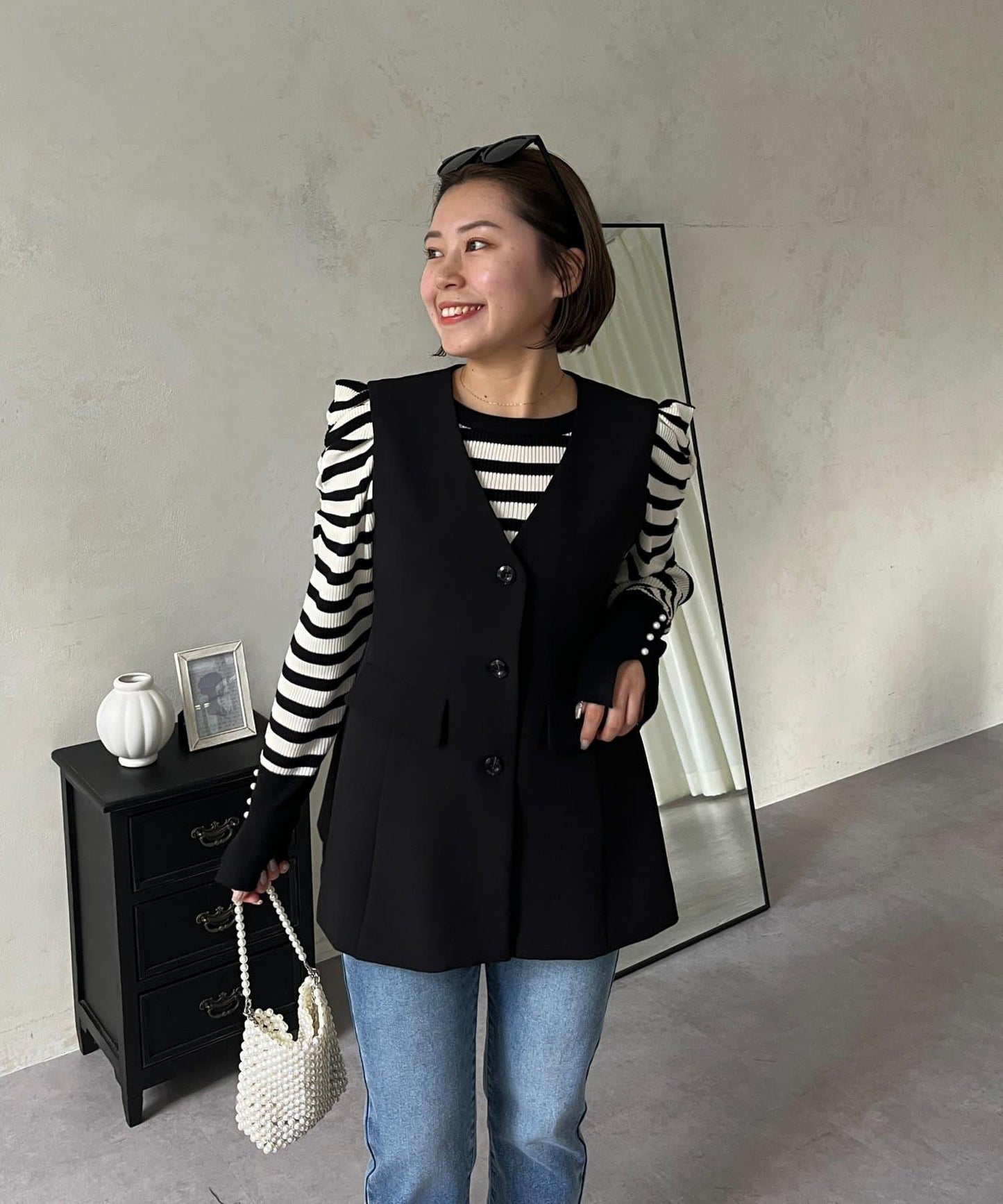 【MOMO】荷葉邊V領無袖外套