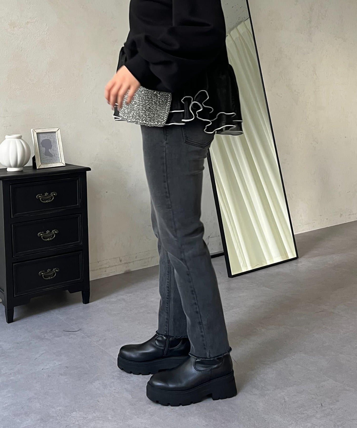 【MOMO】內層微絨彈力錐形牛仔褲