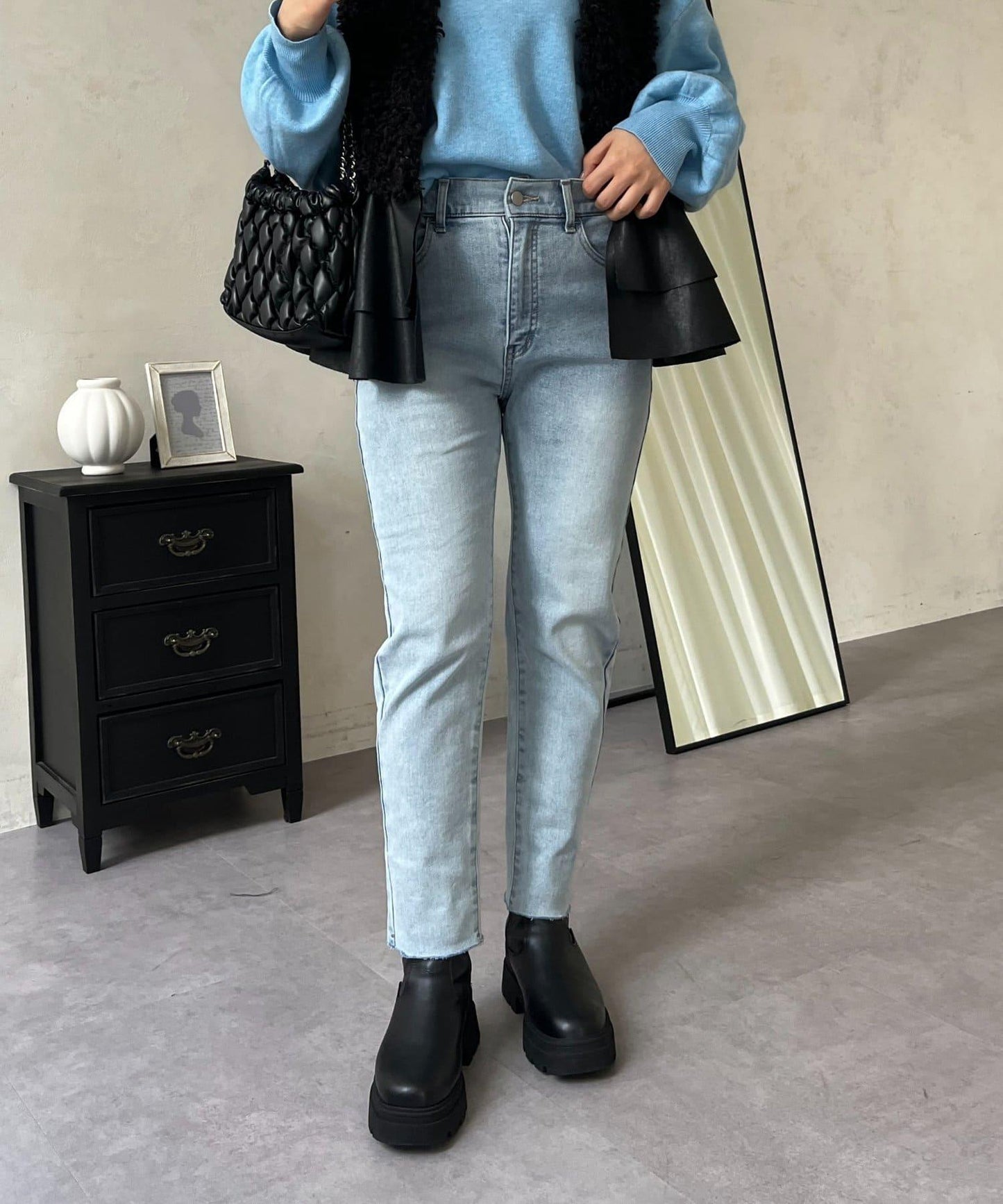 【MOMO】內層微絨彈力錐形牛仔褲