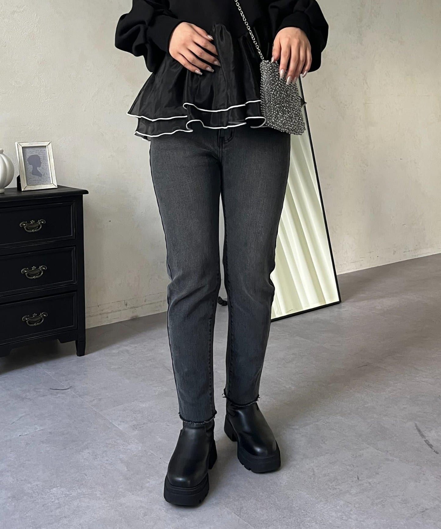 【MOMO】內層微絨彈力錐形牛仔褲