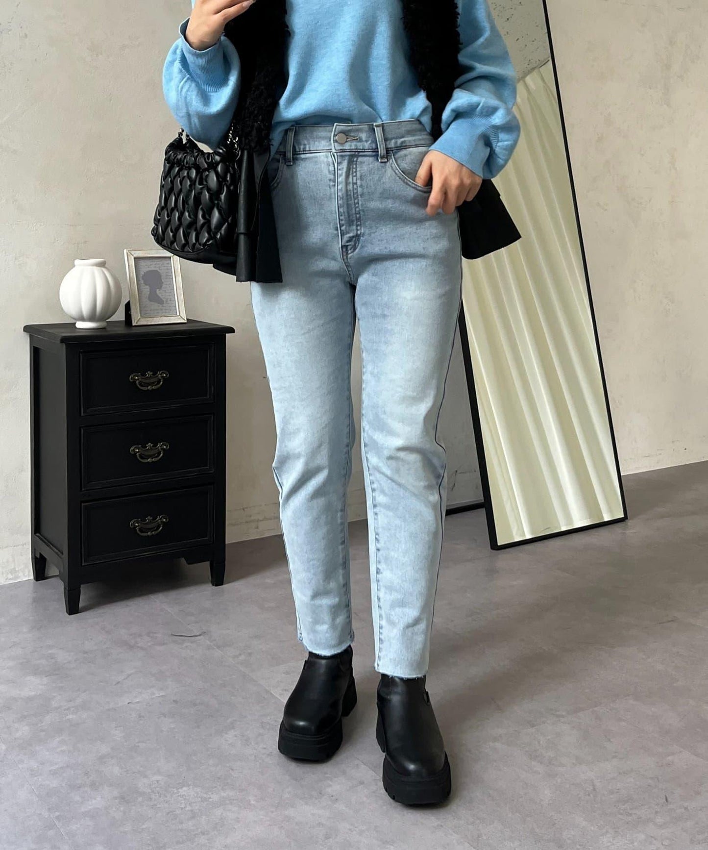 【MOMO】內層微絨彈力錐形牛仔褲