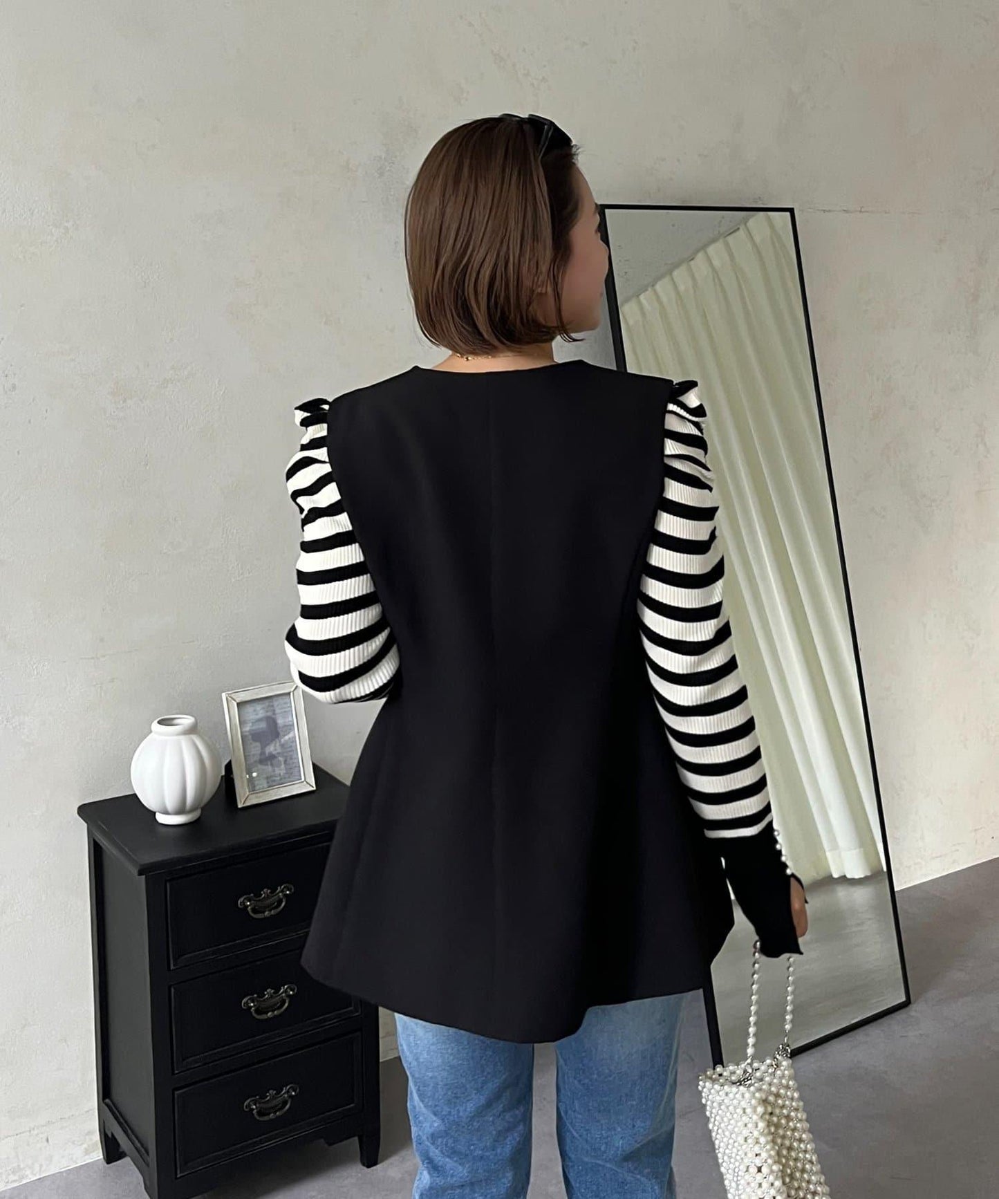 【MOMO】荷葉邊V領無袖外套