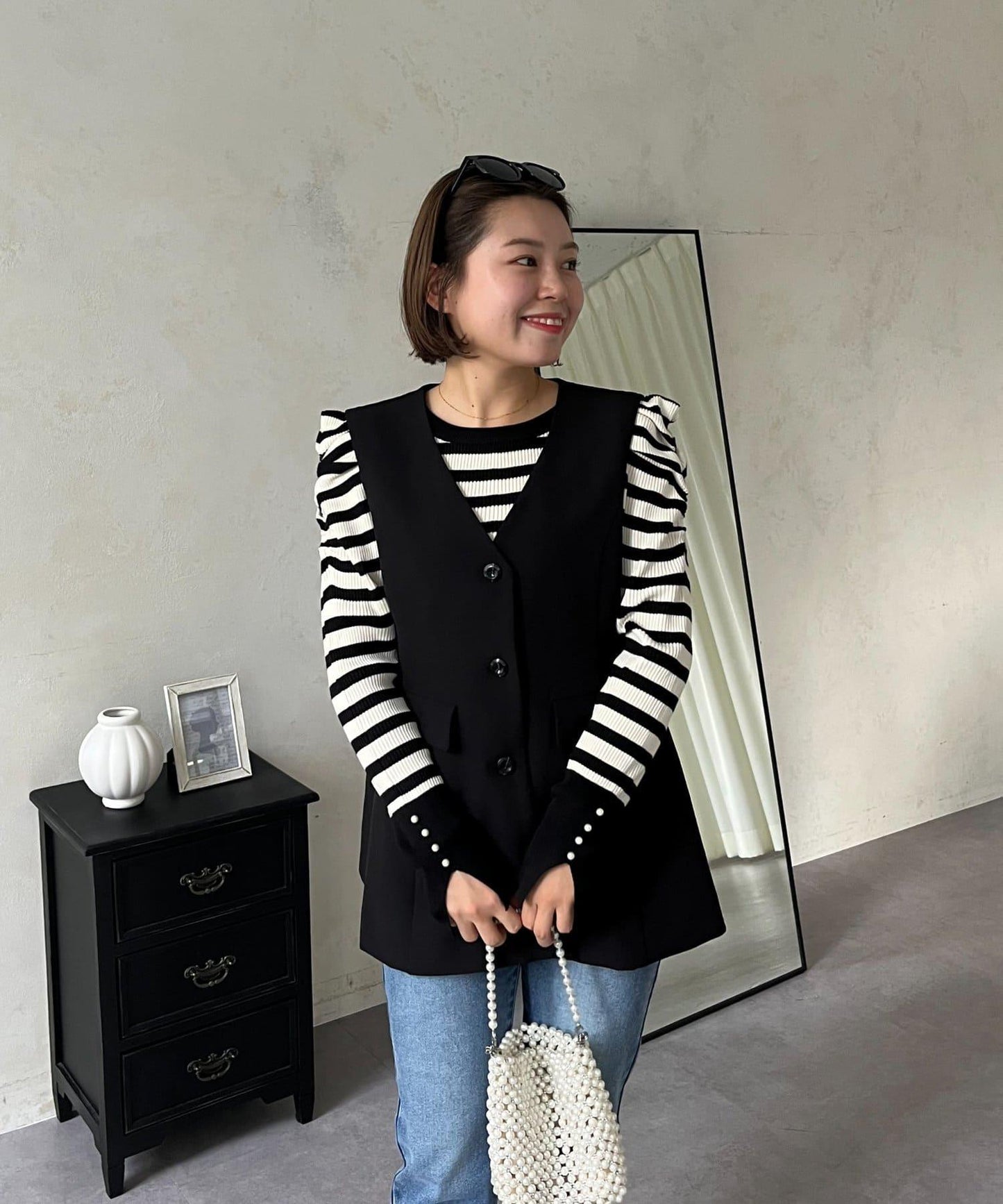 【MOMO】荷葉邊V領無袖外套