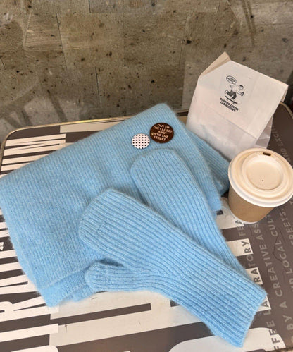 附徽章圍巾×手套三件套