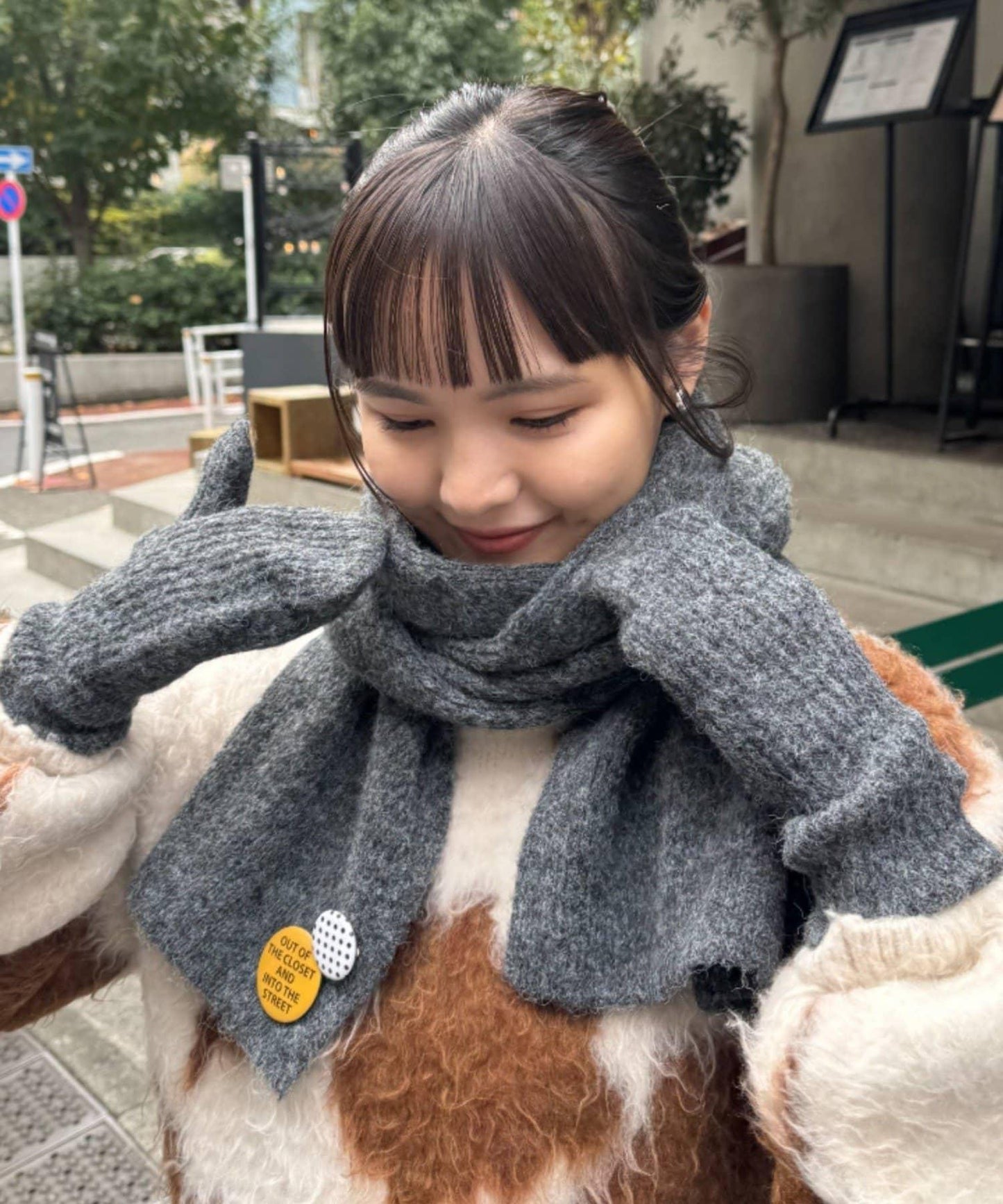 附徽章圍巾×手套三件套