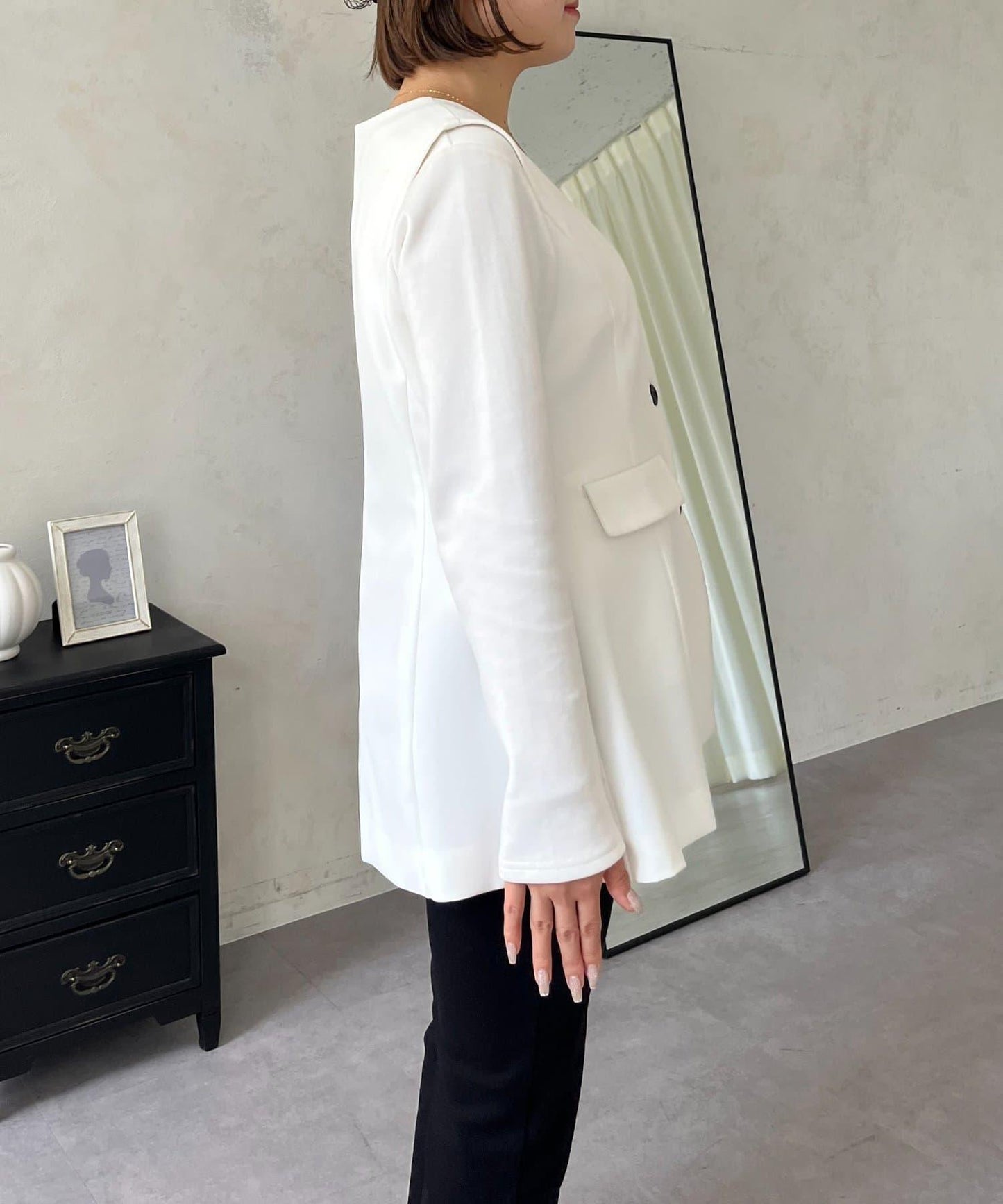 【MOMO】荷葉邊V領無袖外套