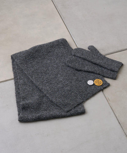 附徽章圍巾×手套三件套