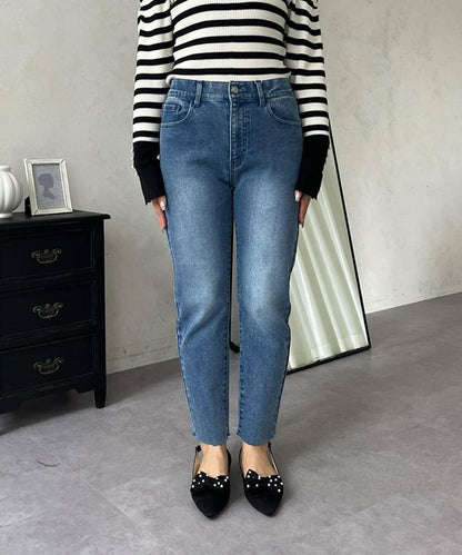 【MOMO】內層微絨彈力錐形牛仔褲