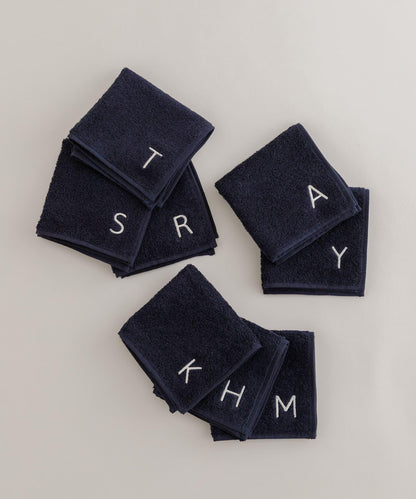 『UR TECH』字母刺繡手帕毛巾