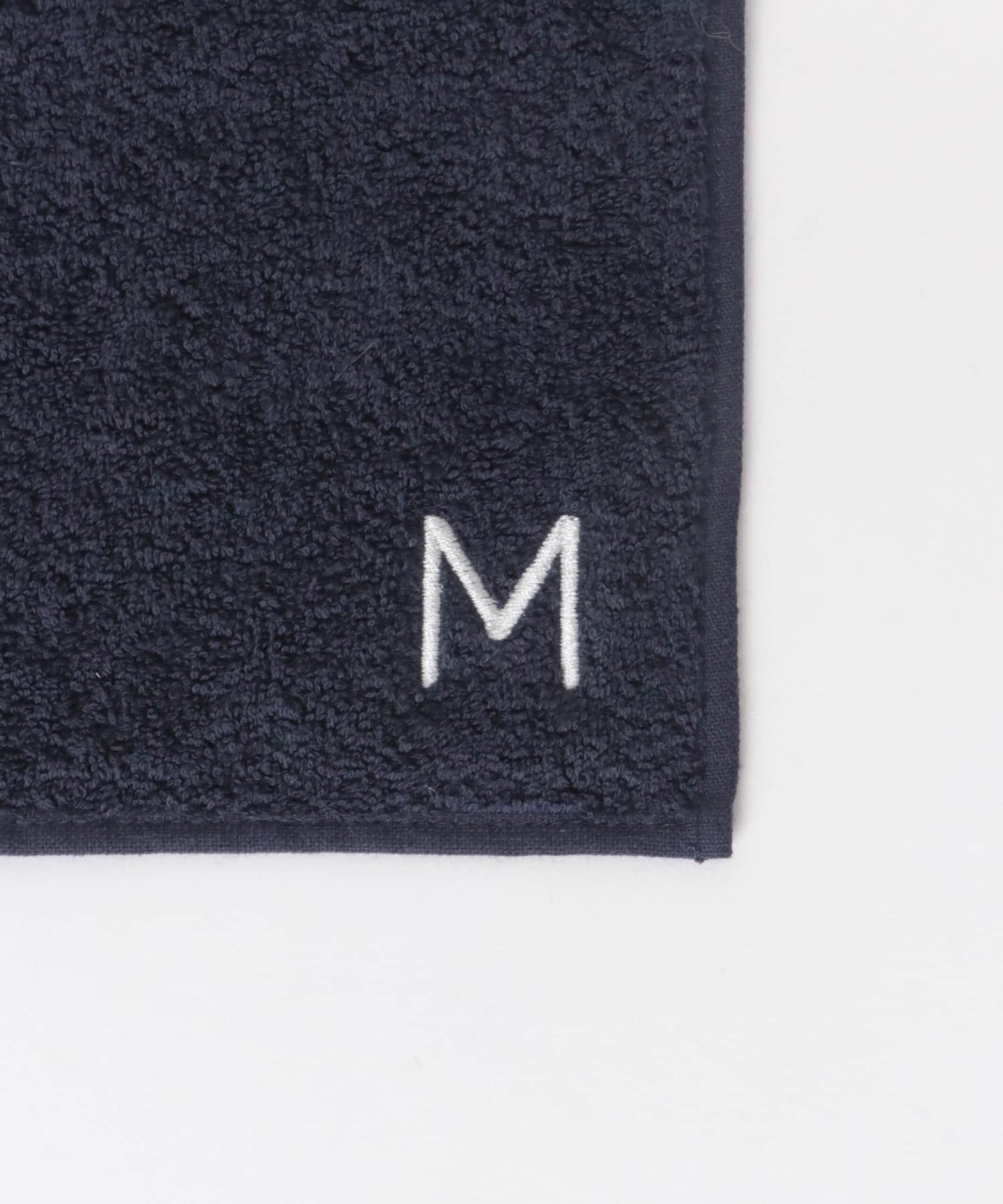 『UR TECH』字母刺繡手帕毛巾