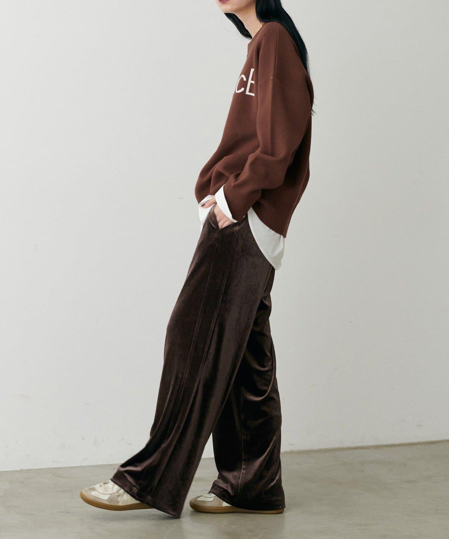 【LARUTA】側邊拼接天鵝絨長褲