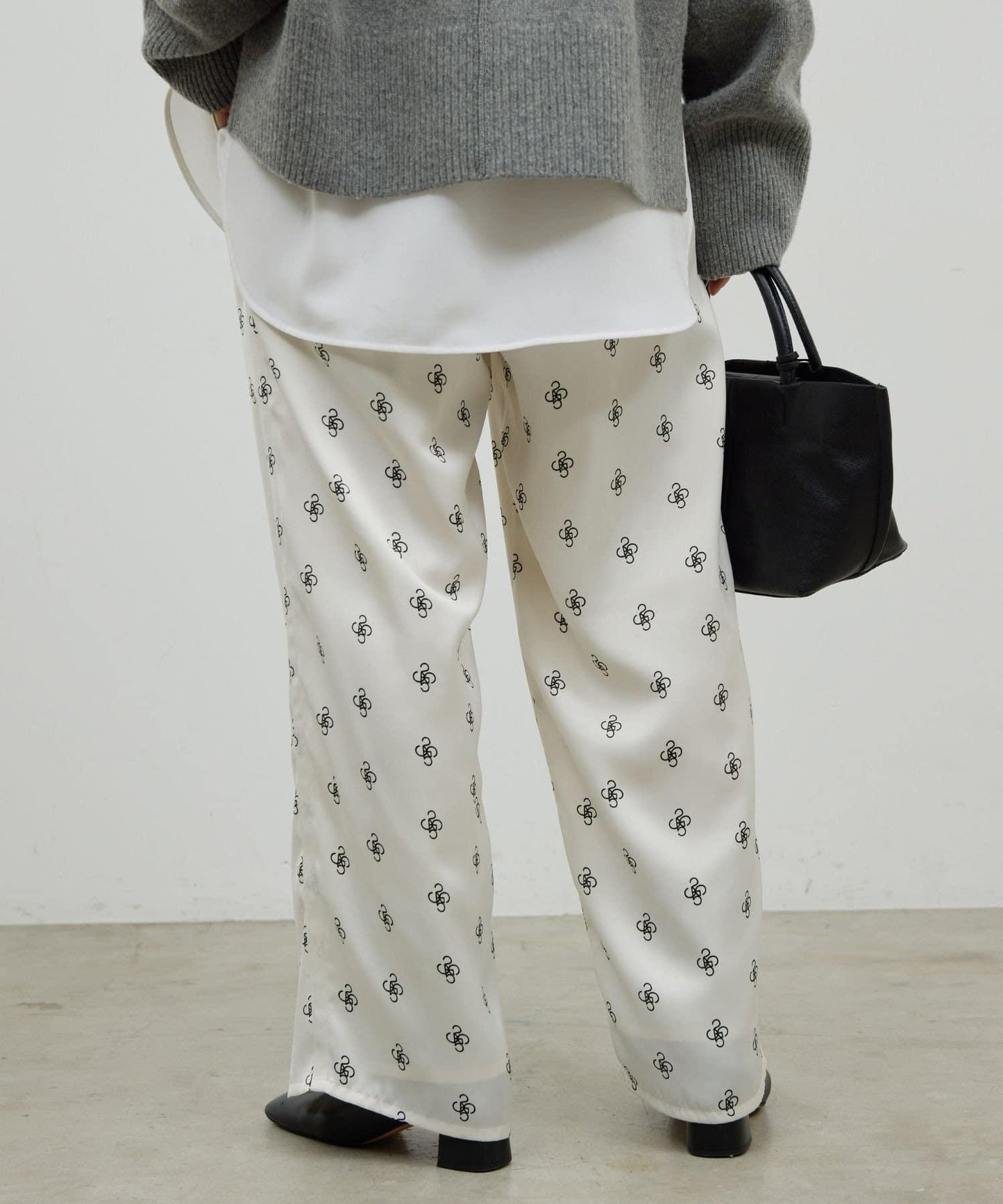 【近期開始】【可手洗】印花緞面長褲