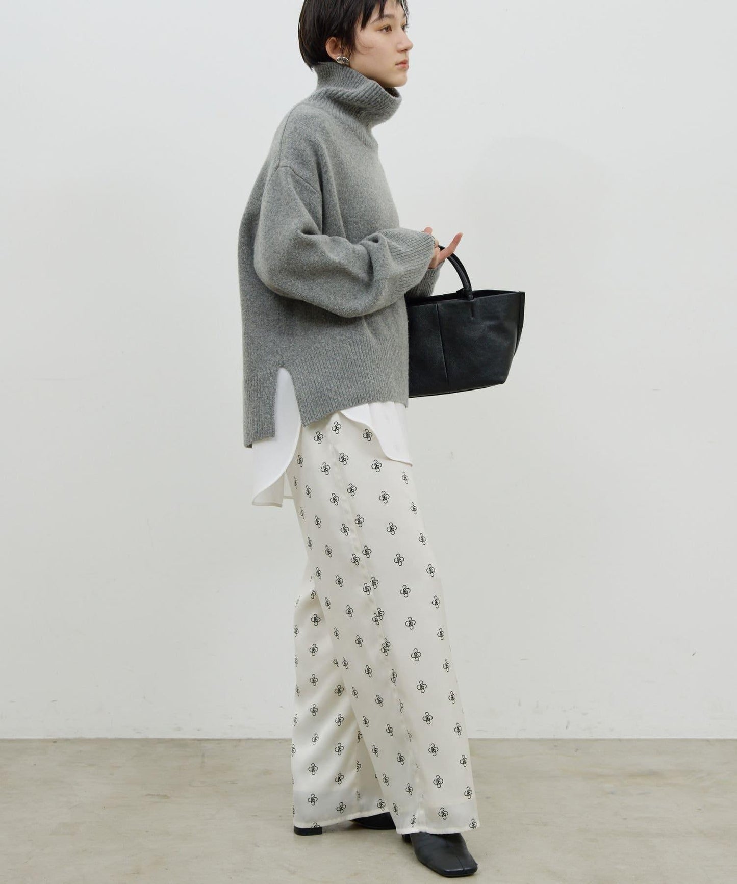 【近期開始】【可手洗】印花緞面長褲