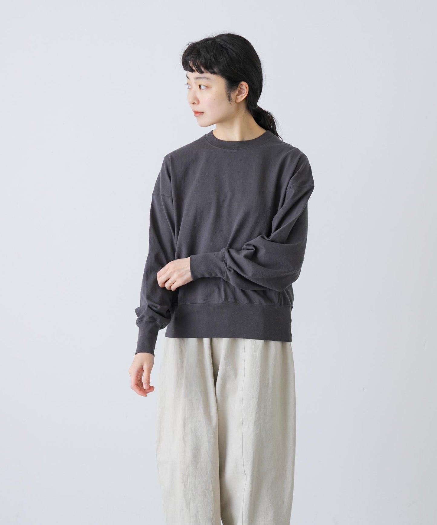 開口式圓領套頭衫