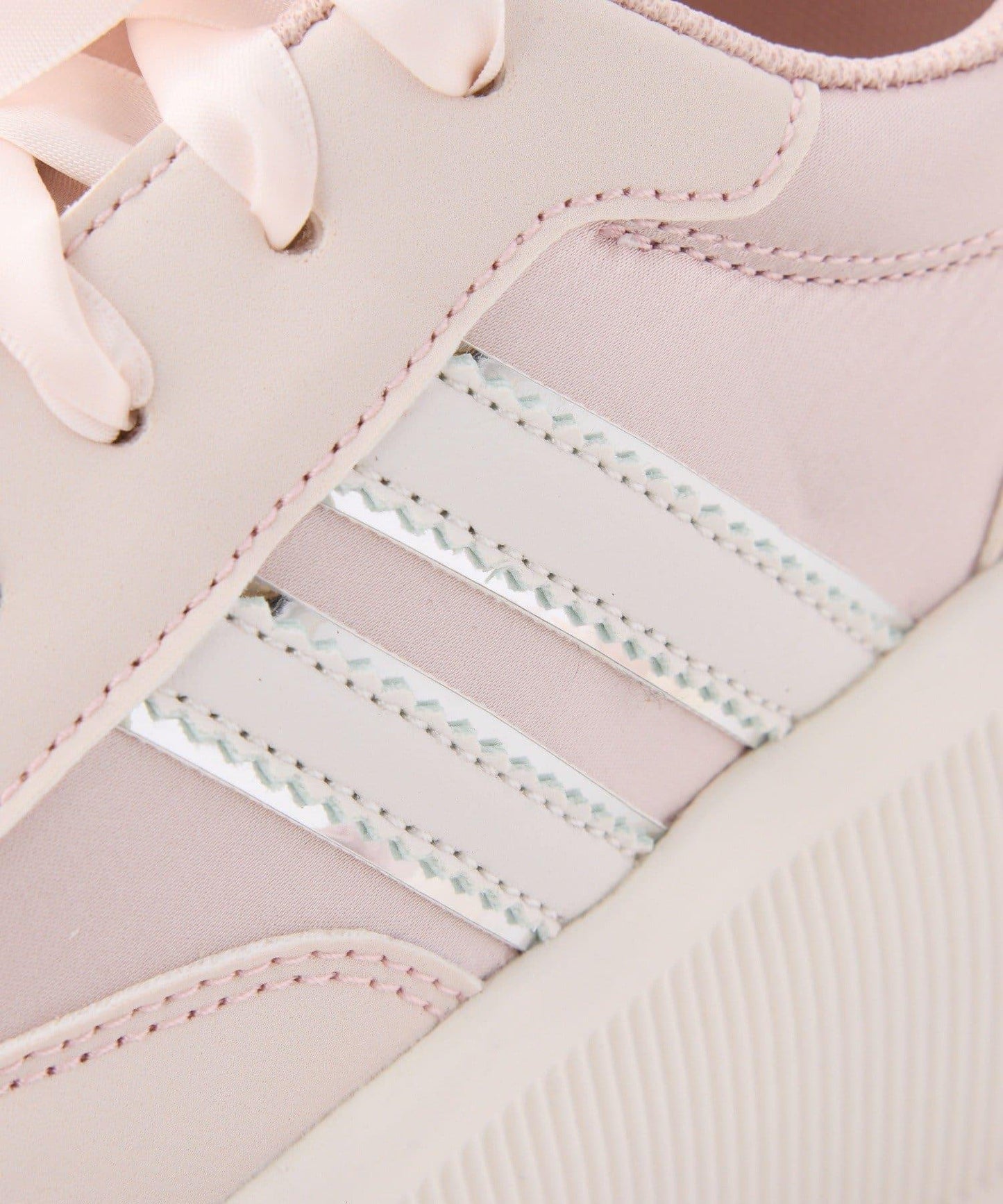 蝴蝶結緞面休閒鞋