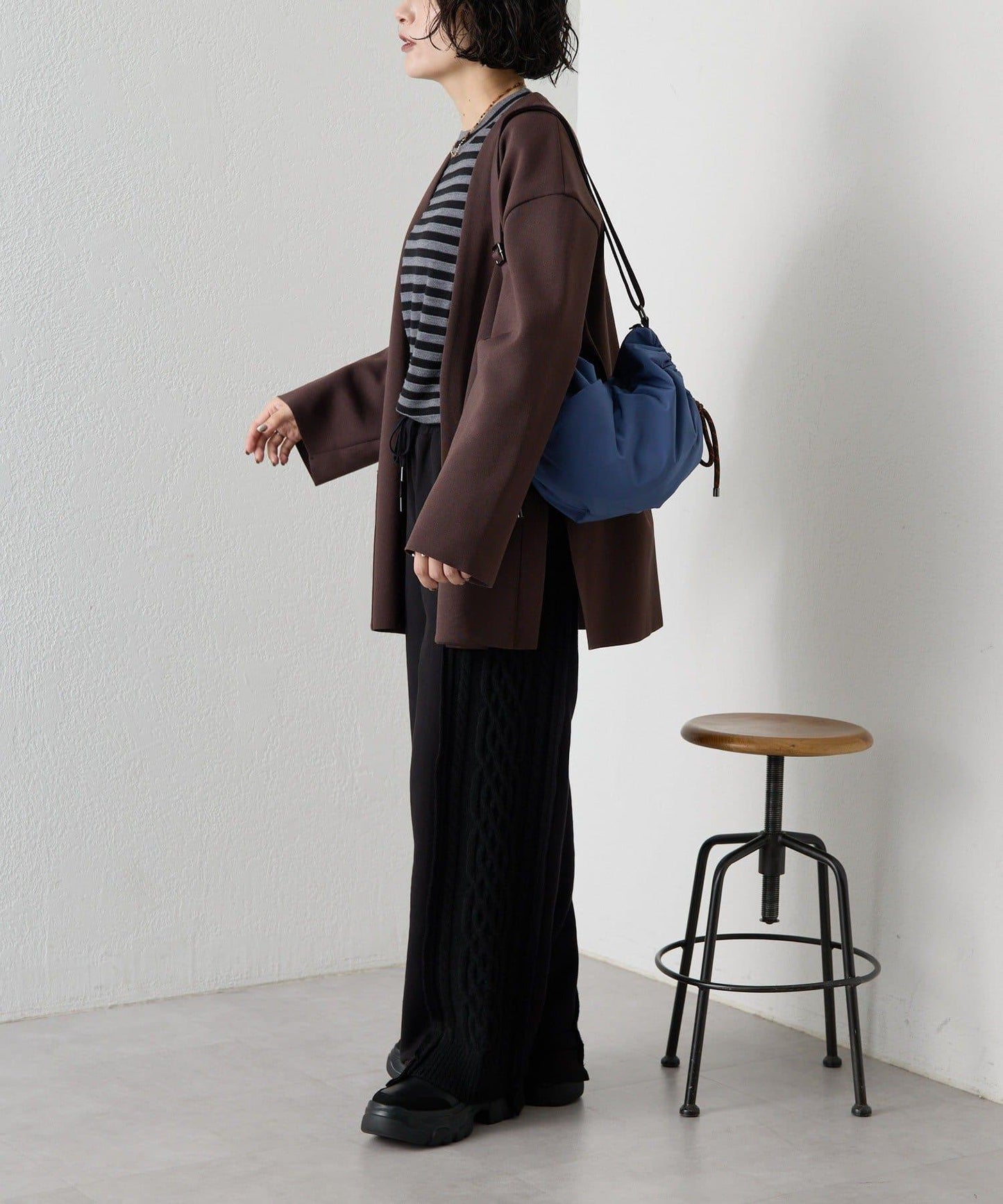 防潑水/超輕量300g抽繩單肩包