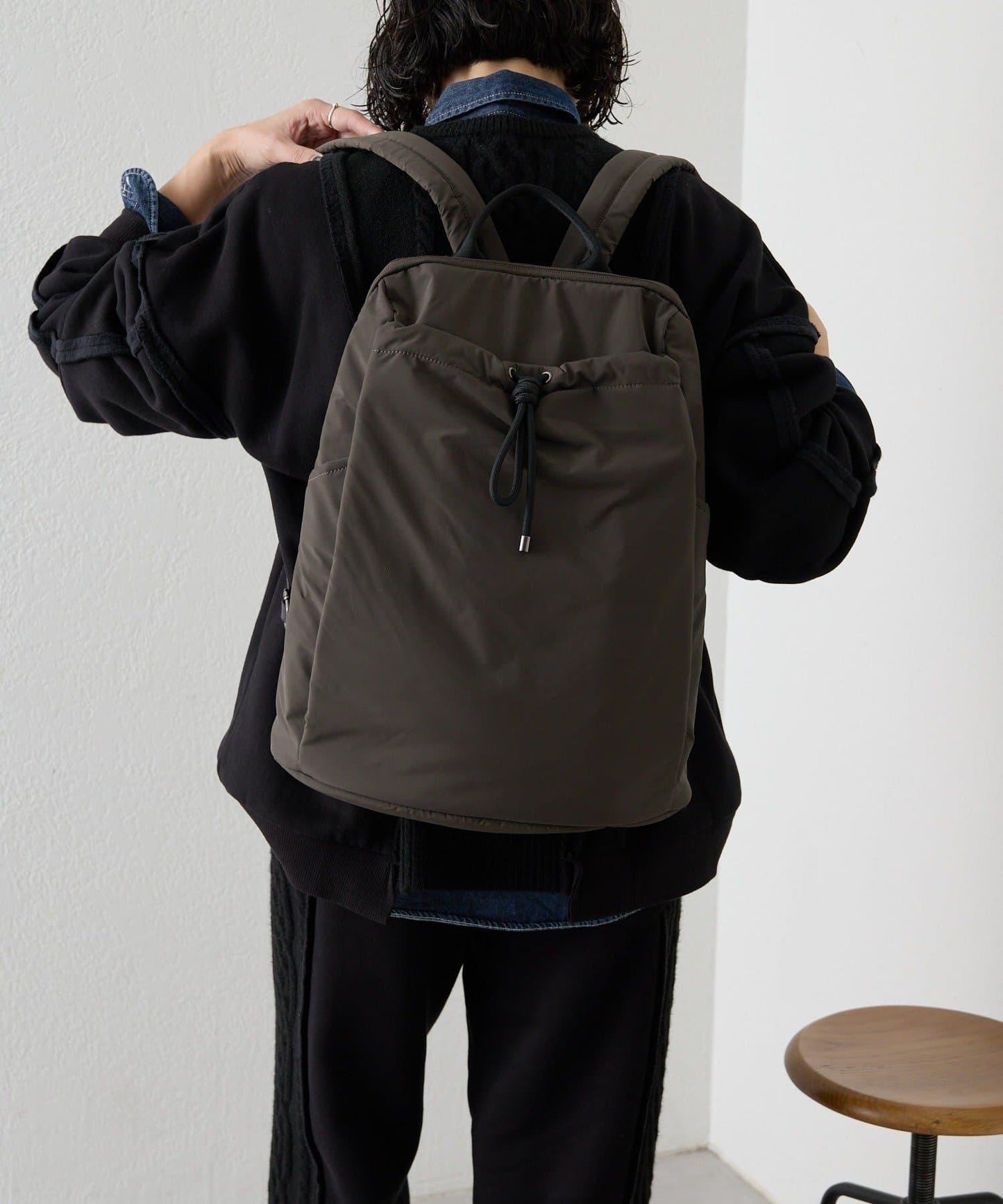 防潑水/A4尺寸兼容抽繩雙肩包