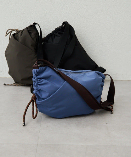 防潑水/超輕量300g抽繩單肩包