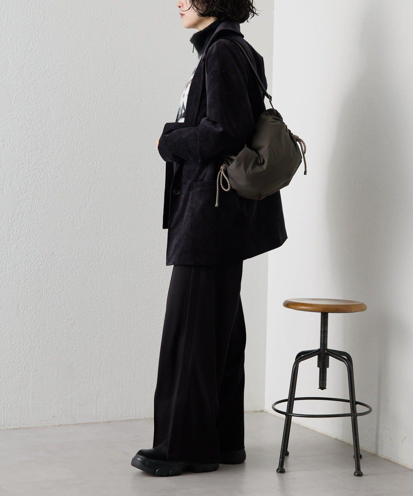 防潑水/超輕量300g抽繩單肩包