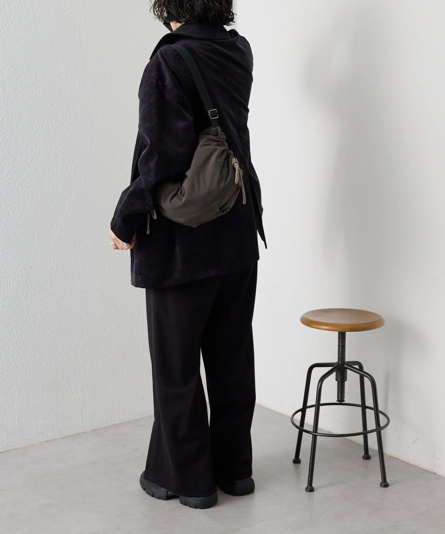 防潑水/超輕量300g抽繩單肩包